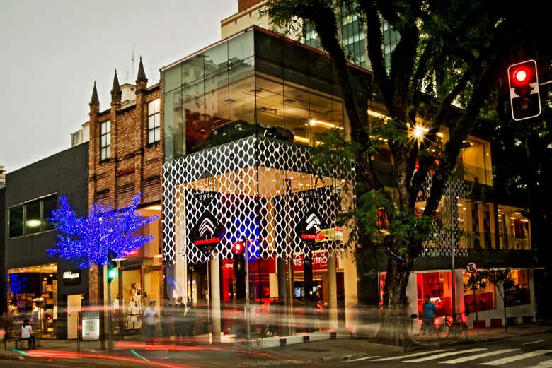 Passando pela rua Oscar Freire