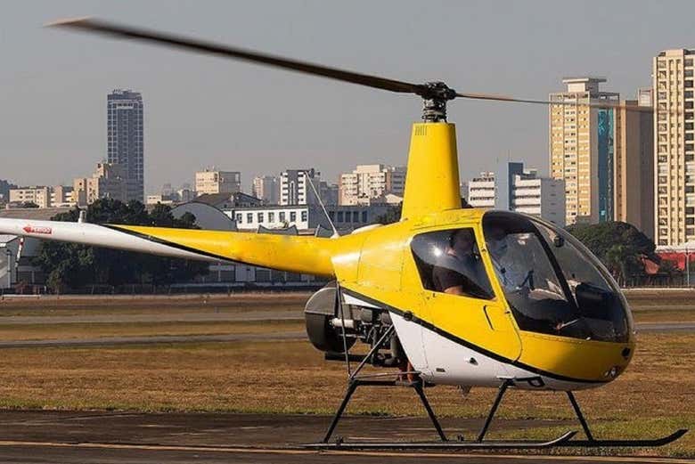 R22 helicopter for the individual helicopter ride