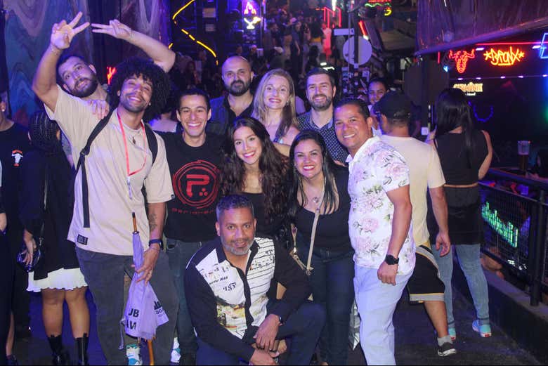 Aproveitando o pub crawl pela Rua Augusta