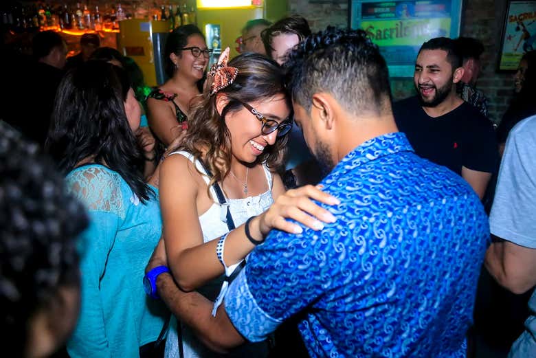 Bailando en una discoteca