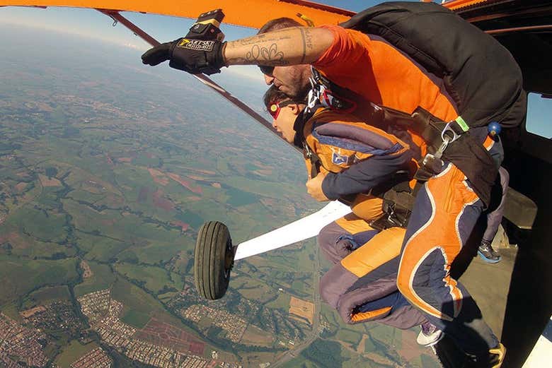 Preparados para o salto de paraquedas em Boituva!