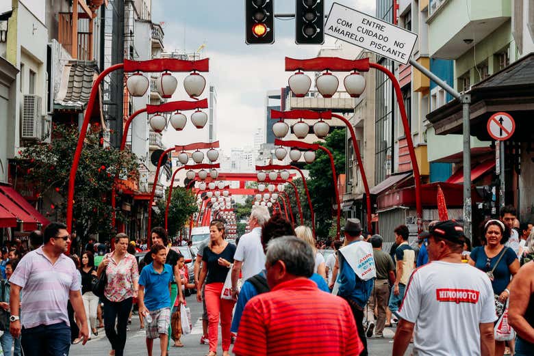 Marcas de la inmigración japonesa por el barrio de "Liberdade"