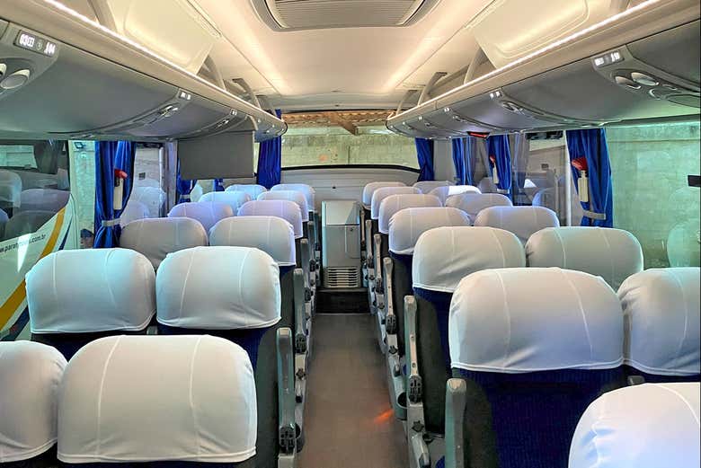 Interior del minibús