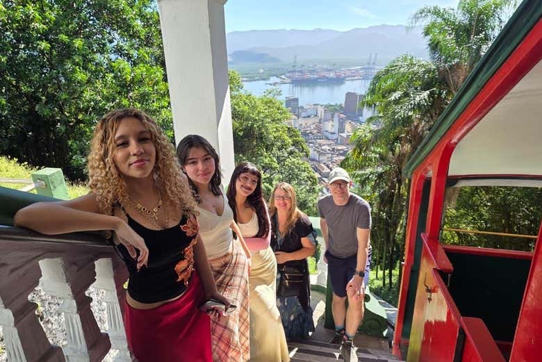 Subiremos al famoso Monte Serrat en un histórico funicular