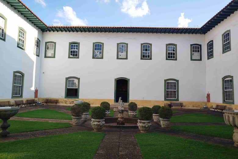 Pátio interior num dos edifícios históricos do bairro