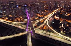 Tour panorâmico noturno por São Paulo