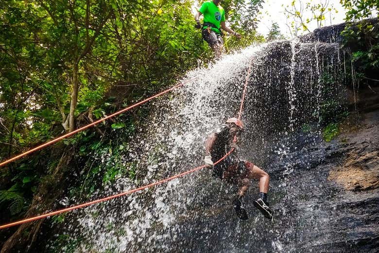 Descendiendo por la cascada