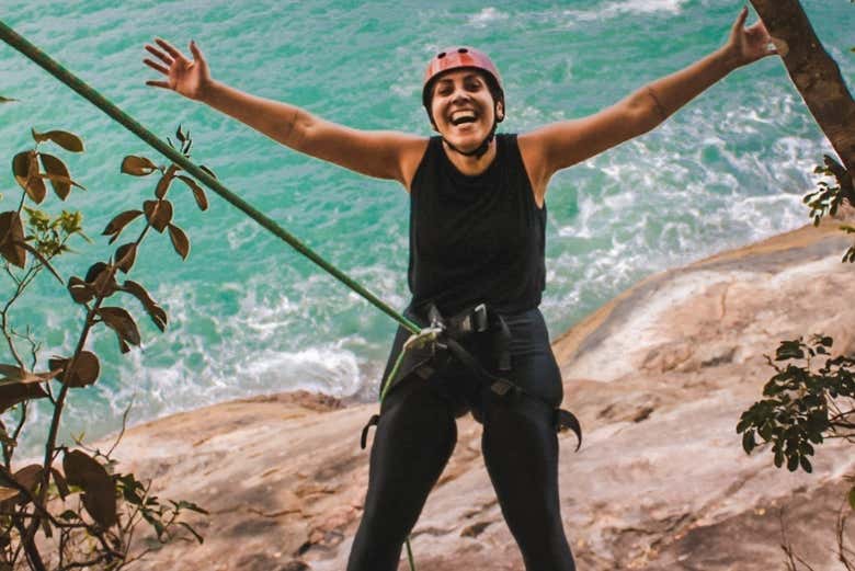 Divirtiéndonos en la actividad de rápel