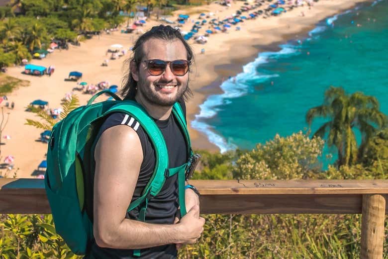 Admirando as vistas de um dos mirantes