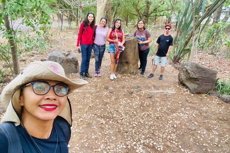 ¡Momento selfie al inicio el tour por el bosque fósil!