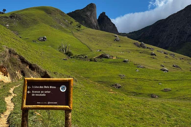 Letreros de señalización en Três Picos