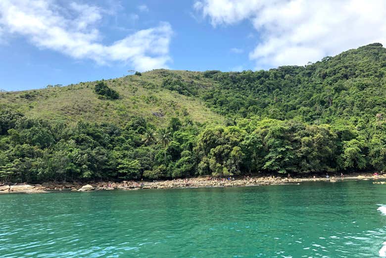 Chegaremos de barco à Praia da Fortaleza