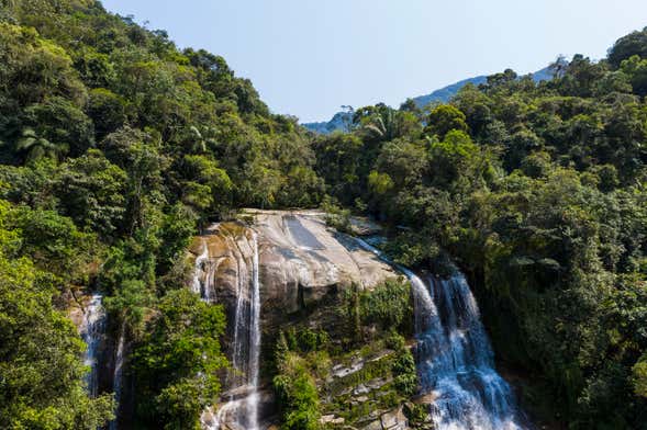 Trilha pelas cachoeiras de Ubatuba