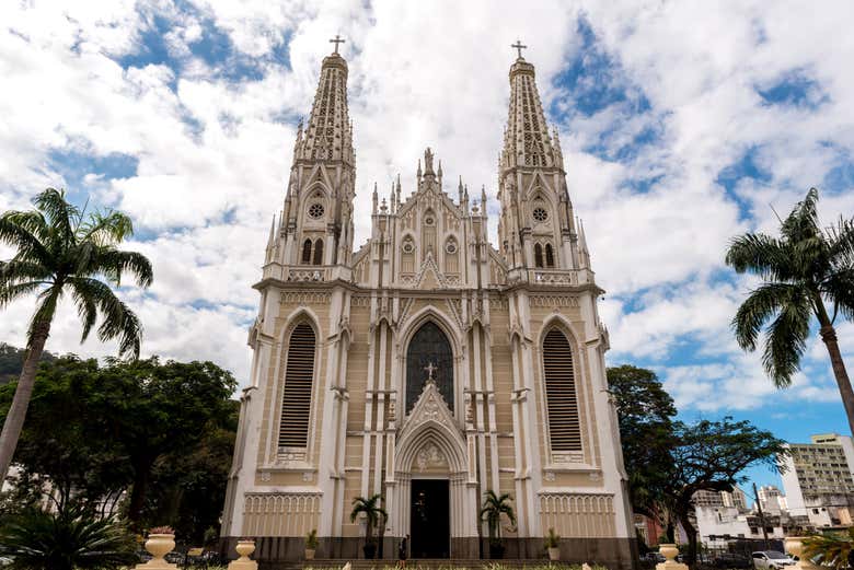 Fachada de la Catedral Metropolitana de Vitória