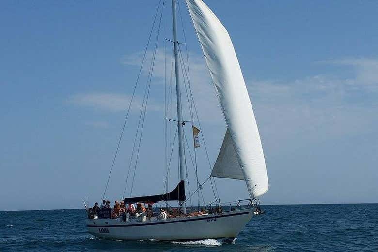 En velero por el mar Negro