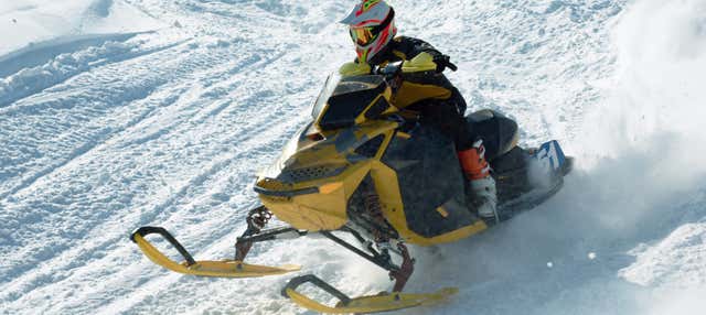 Paseo en moto de nieve por Borovets