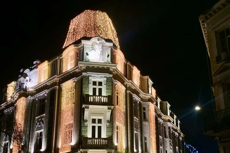 Veremos diferentes edificios iluminados