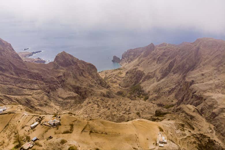 La vue sur la côte d'Ilha Brava