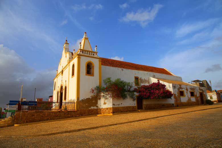 Vista lateral de la iglesia