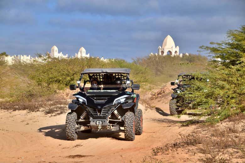 As magníficas construções ao fundo