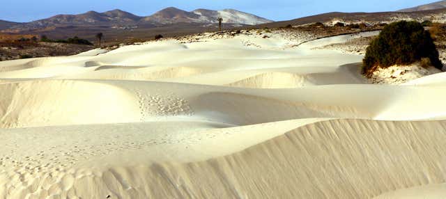 Playa de Santa Mónica, desierto de Viana y cuevas de Varandinha
