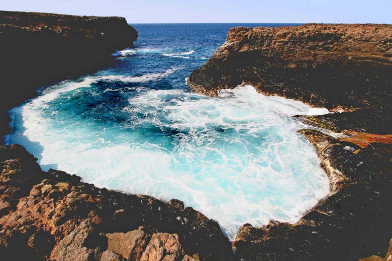 Laguna Buracona, al noroeste de la isla de Sal
