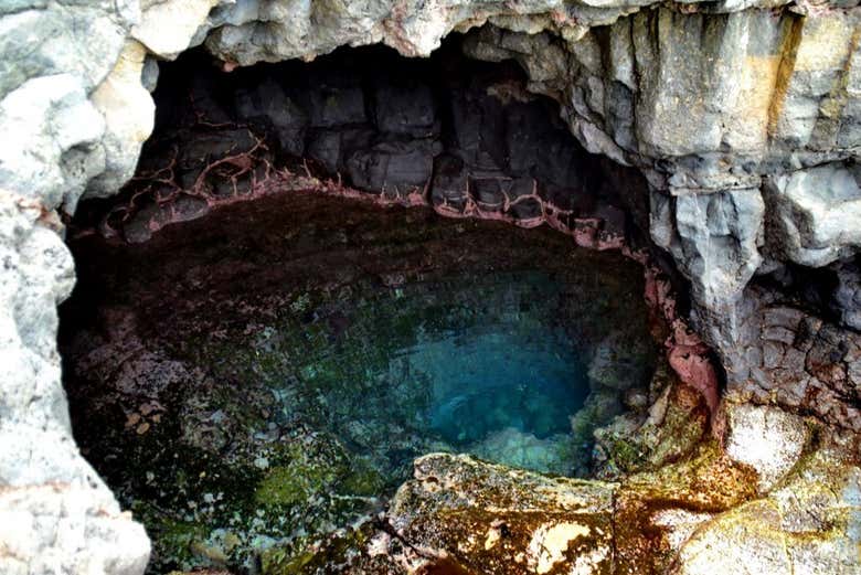 Descobriremos piscinas naturais secretas