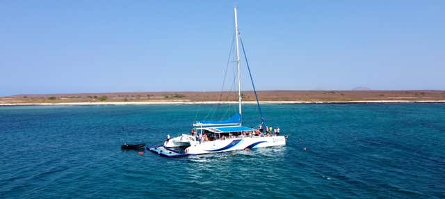 Passeio de catamarã pela Ilha do Sal