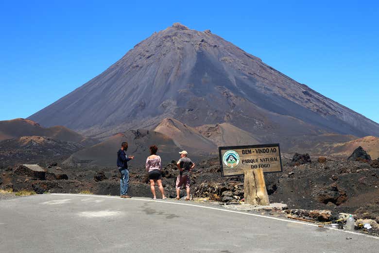 Contemplando el volcán Fogo