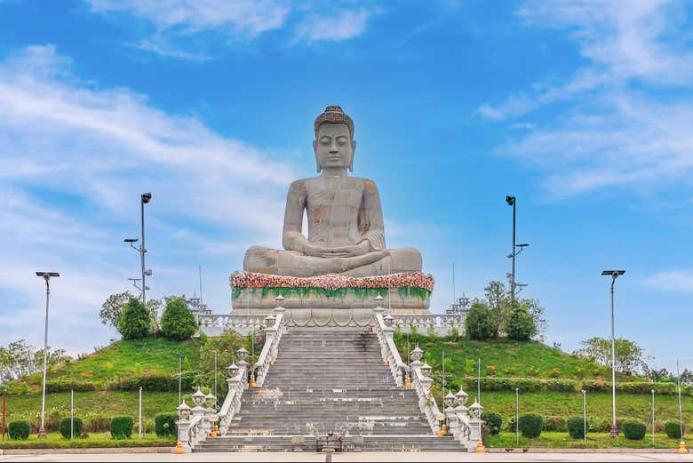 Buda en Vipassana Dhurak