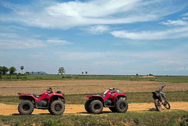 Panorâmica de quadriciclos em Siem Reap