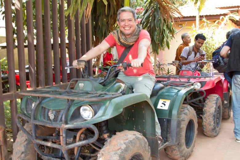 Homem no quadricilo, em Siem Reap