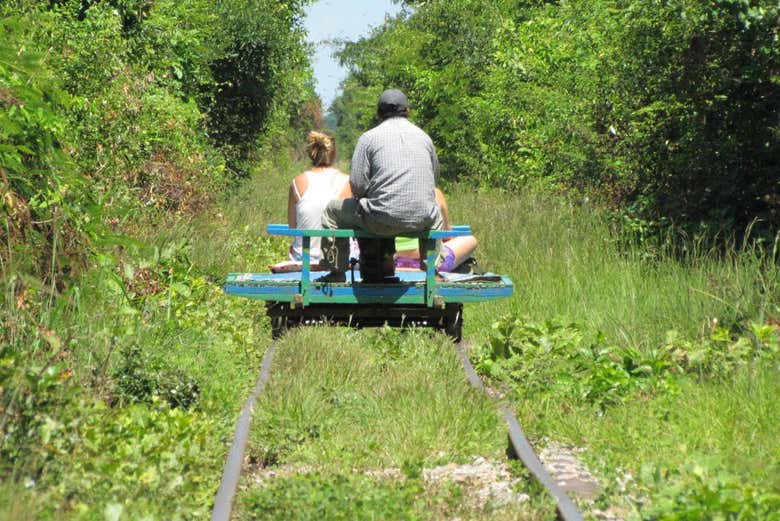 Viajando no trem de bambu