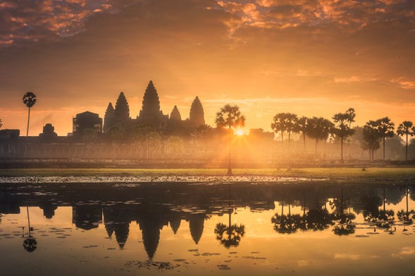 Templos de Angkor al amanecer o al atardecer