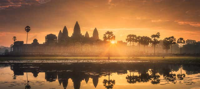 Templos de Angkor al amanecer o al atardecer