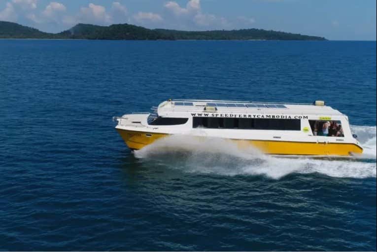 Lancha rápida para el traslado