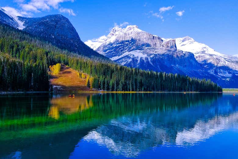 Stroll along picturesque lakesides