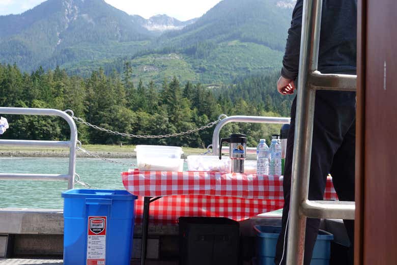 Spuntino durante il giro in barca a Campbell River