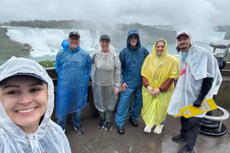Con los chubasqueros puestos para no mojarnos 