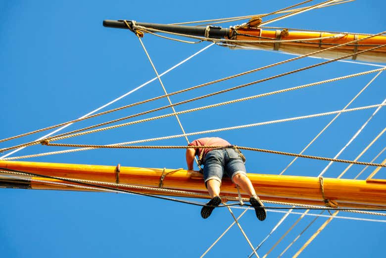 Preparación del barco por los marineros