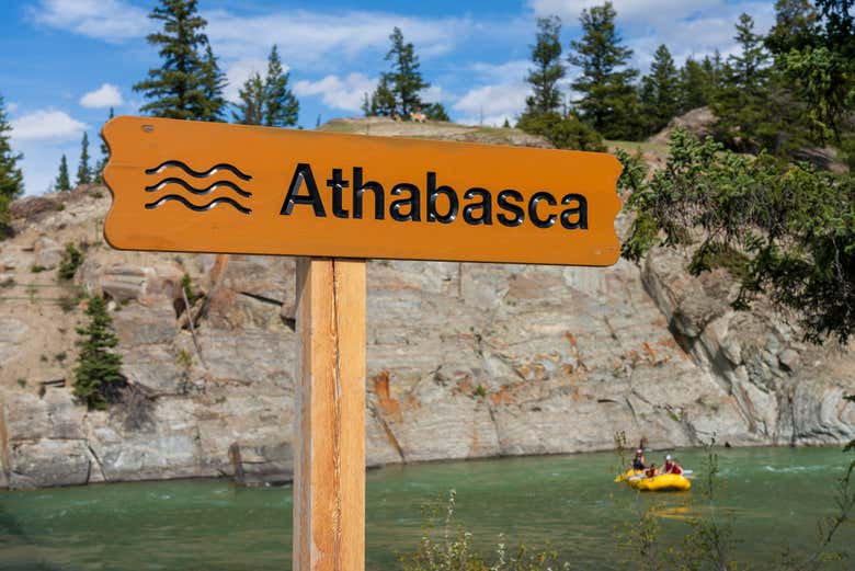 Il fiume Athabasca è noto per le sue acque bianche