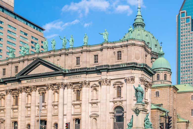 Catedral basílica de María Reina del Mundo y Santiago