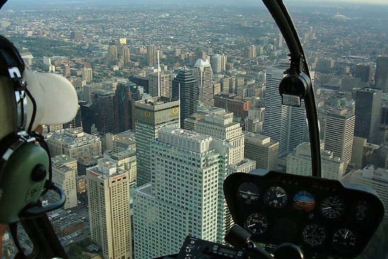 Sorvolando Montréal in elicottero