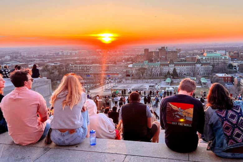 Contemplando a cidade das escadas do Oratório de São José