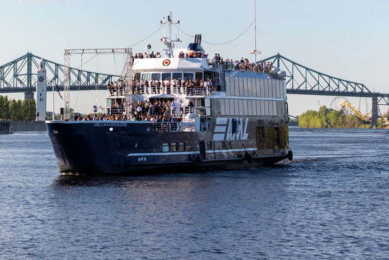 Barco turístico
