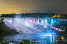 Excursión a las Cataratas del Niágara con espectáculo nocturno de luces