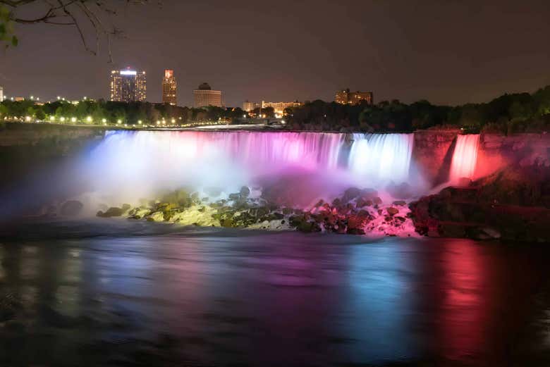 Vous verrez les illuminations des chutes du Niagara