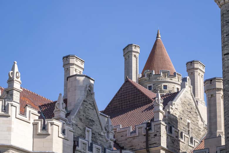 Detalles del tejado de Casa Loma