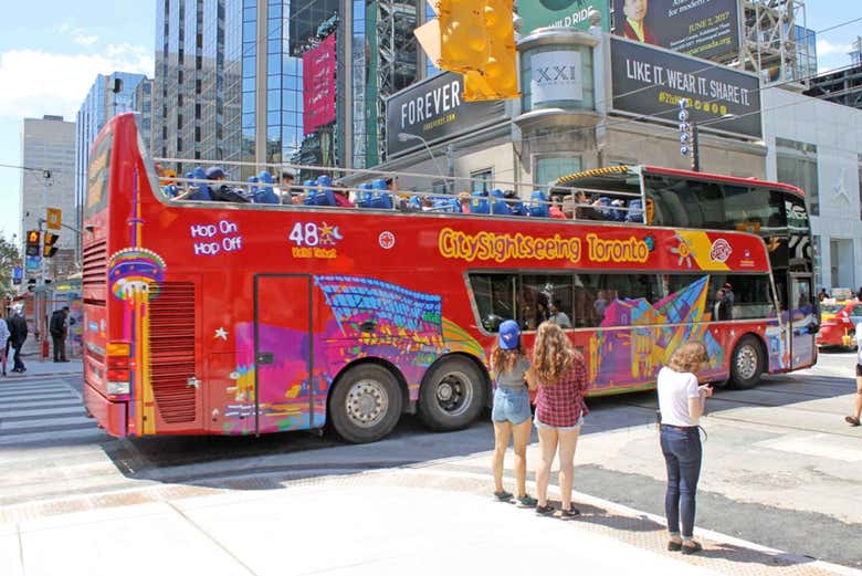 toronto tourist bus