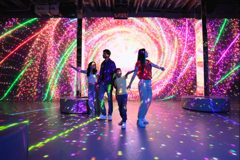 Enjoy the Lite-Brite exhibition!